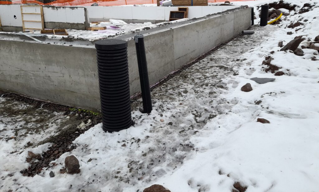 Perustusten salaojakaivo